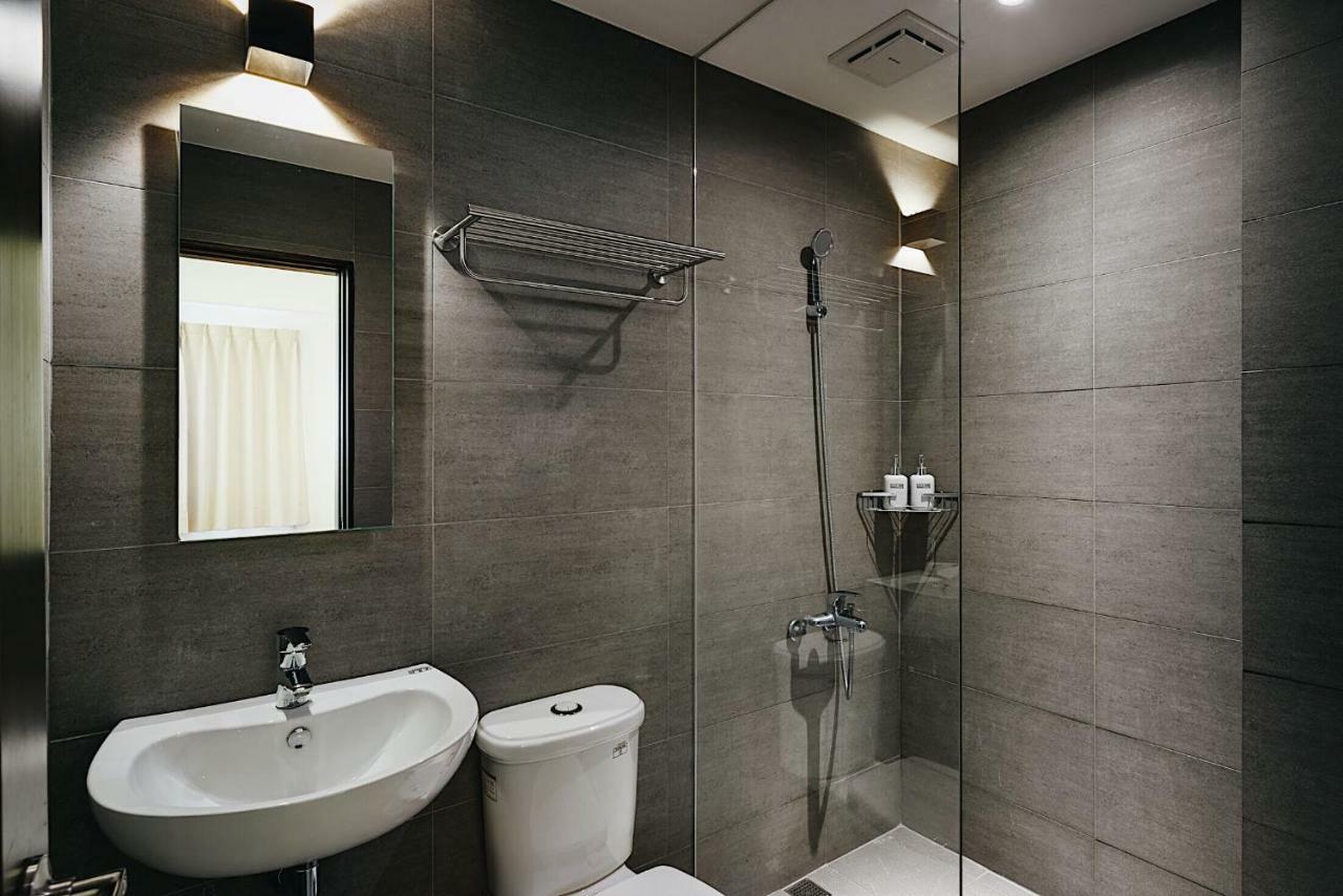 Mutter Apartment Tainan Buitenkant foto